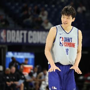 ?下滑5名！知名网站模拟选秀：杨瀚森第40顺位被奇才选中